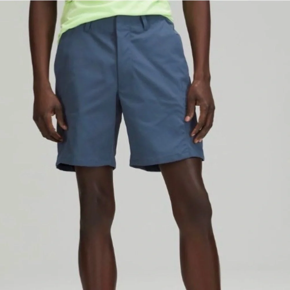 LULULEMON Men’s Utility Cargo Short Iron Blue Pockets Shorts Size 30